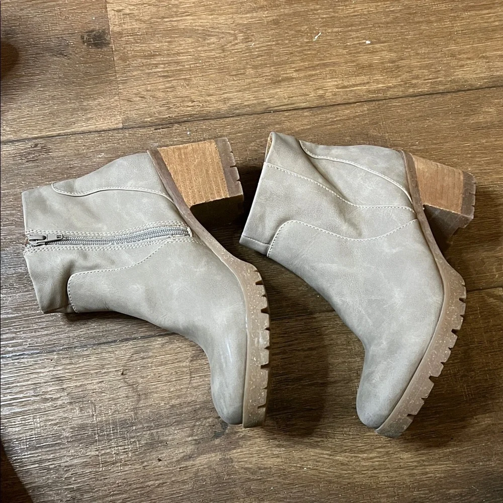 Kork Ease Boots size 7.5